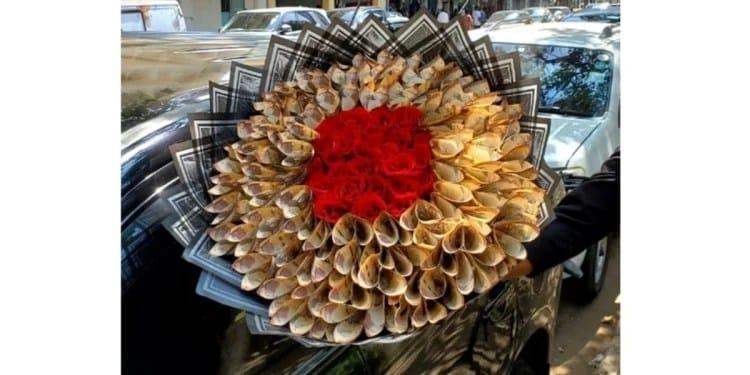 Central Bank of Kenya Warns Against Gifting Bouquets Made of Folded Banknotes as Valentine's Approaches Kenya's Central Bank Warns Against "Money Bouquets" | Nairobi Gifters