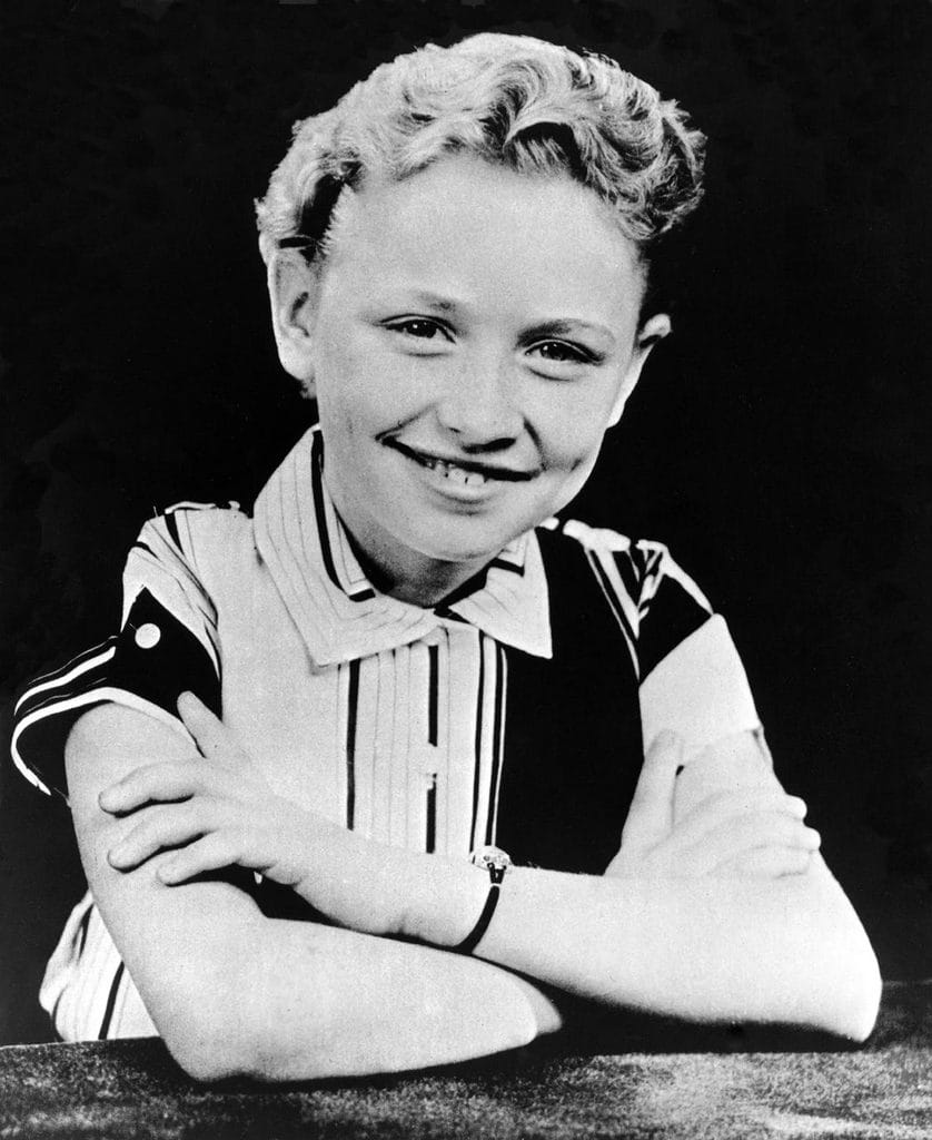 Dolly Parton Had No Children of Her Own. Perhaps, in the End, We Were All Her Kids | Swahili Today